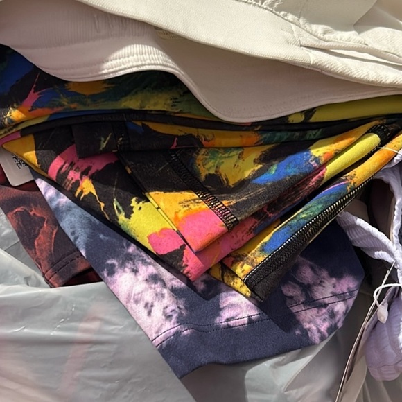 RESELLERS Woman’s Athletic Sports Death pile box 7 items lulu, Nike & more! - Picture 5 of 10